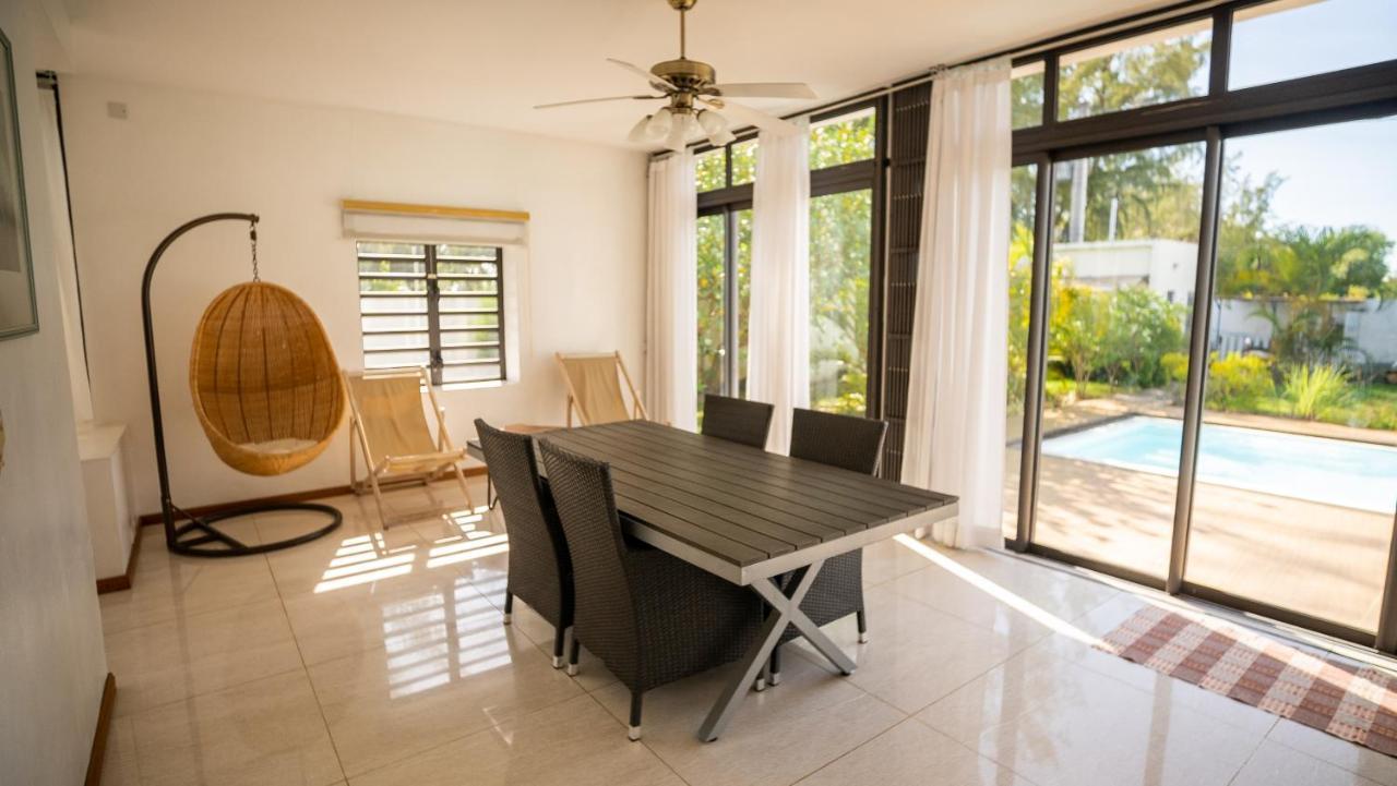 Villa Angelou - Sunlit Beach Getaway With Pool And Wifi Belle Mare Exterior photo