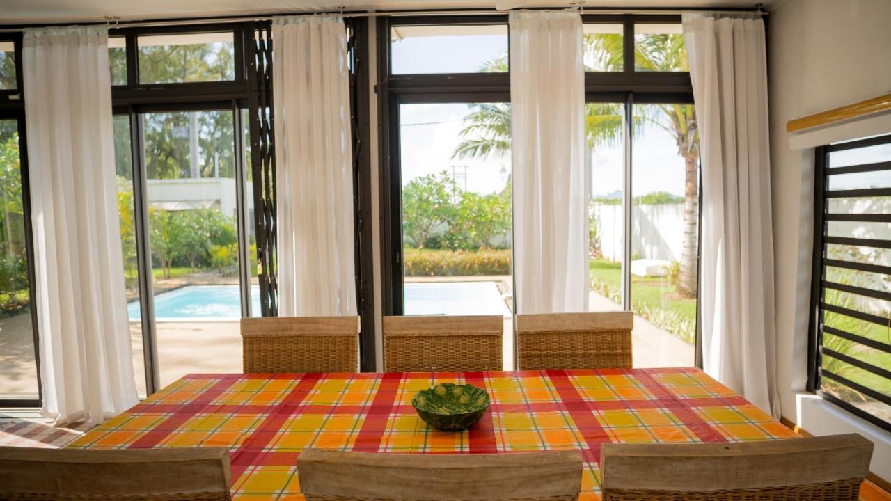 Villa Angelou - Sunlit Beach Getaway With Pool And Wifi Belle Mare Exterior photo
