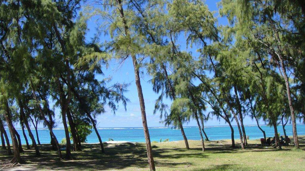 Villa Angelou - Sunlit Beach Getaway With Pool And Wifi Belle Mare Exterior photo